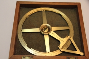 ~FINE SINGLE ARM CIRCULAR PROTRACTOR-W. & S. JONES~