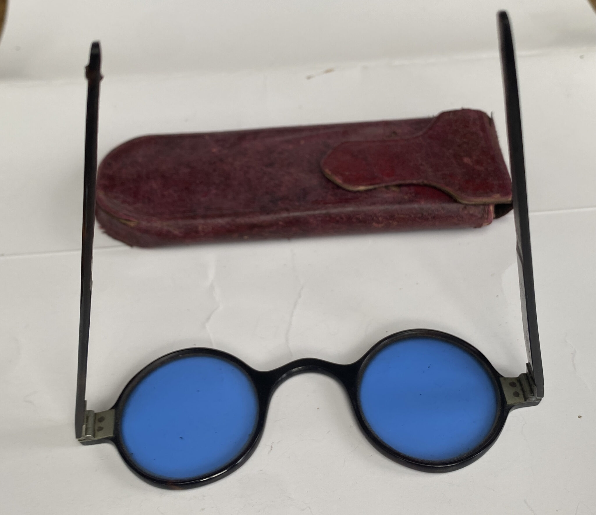 Early Victorian Tortoiseshell tinted Spectacles. Fleaglass