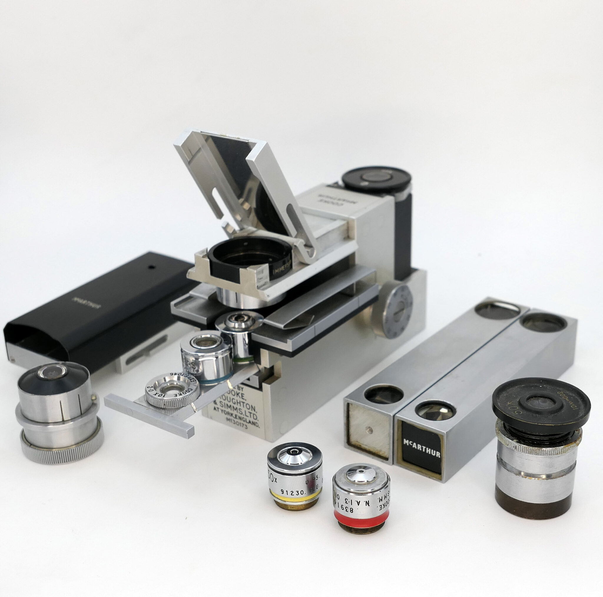 Fine CTS McArthur microscope with accessories