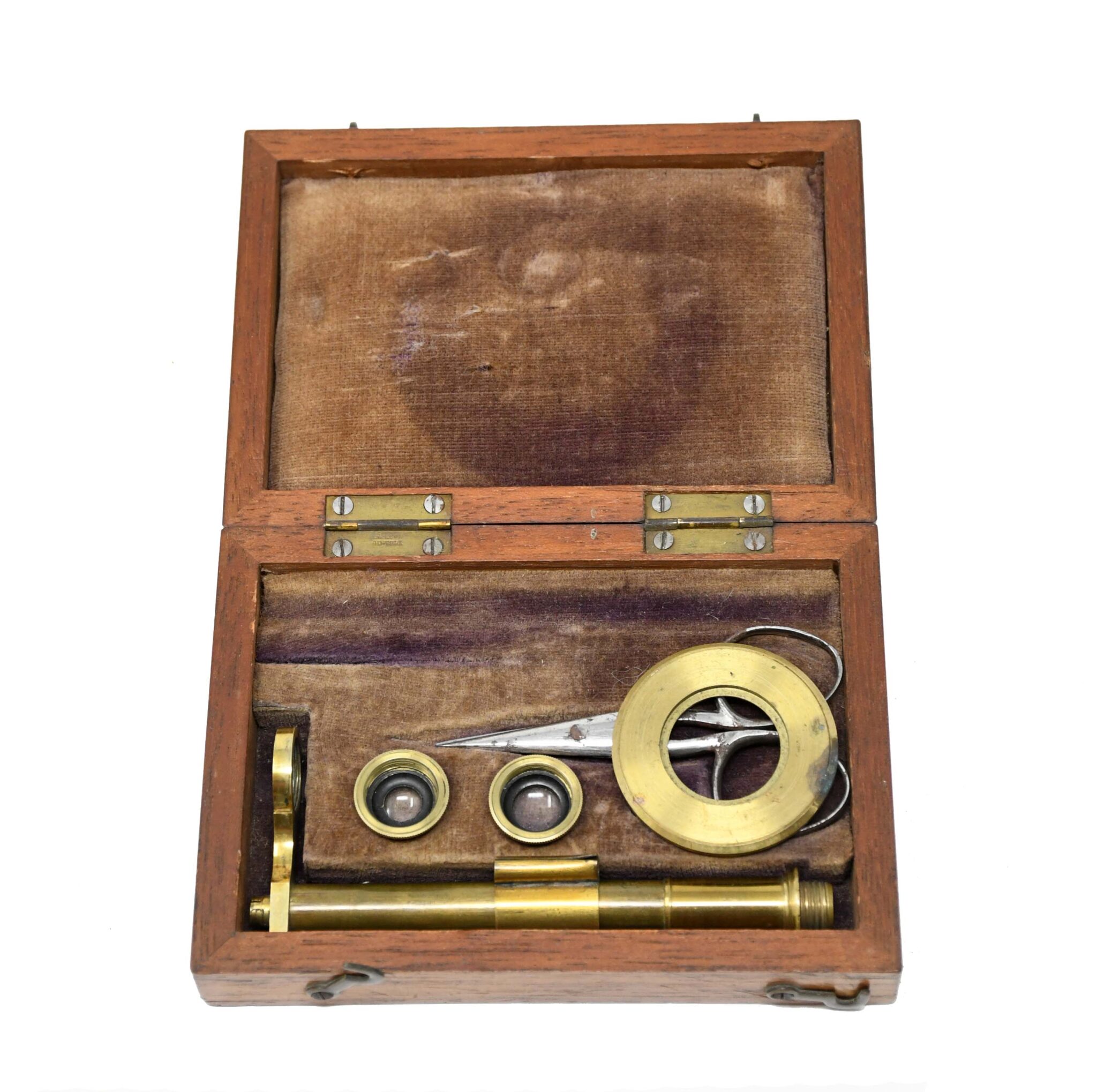 Early 19th century simple pocket botanical microscope