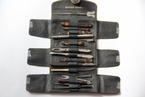 ~VERY GOOD POCKET SURGICAL SET c.1860~