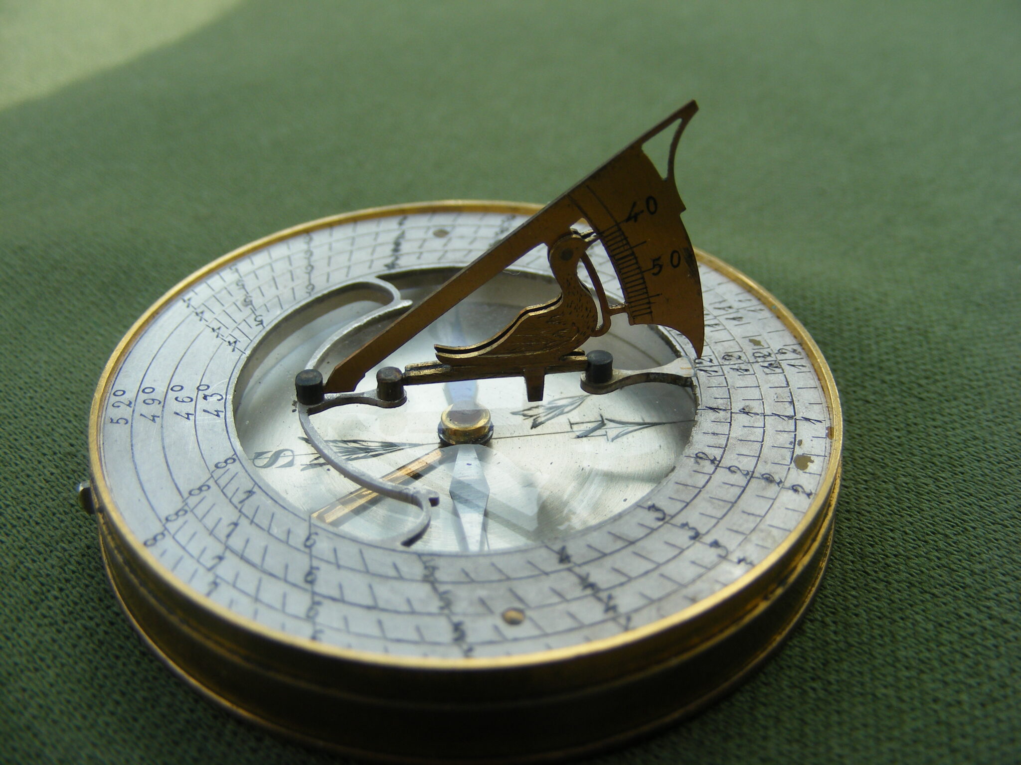 FRENCH POCKET COMPASS SUNDIAL