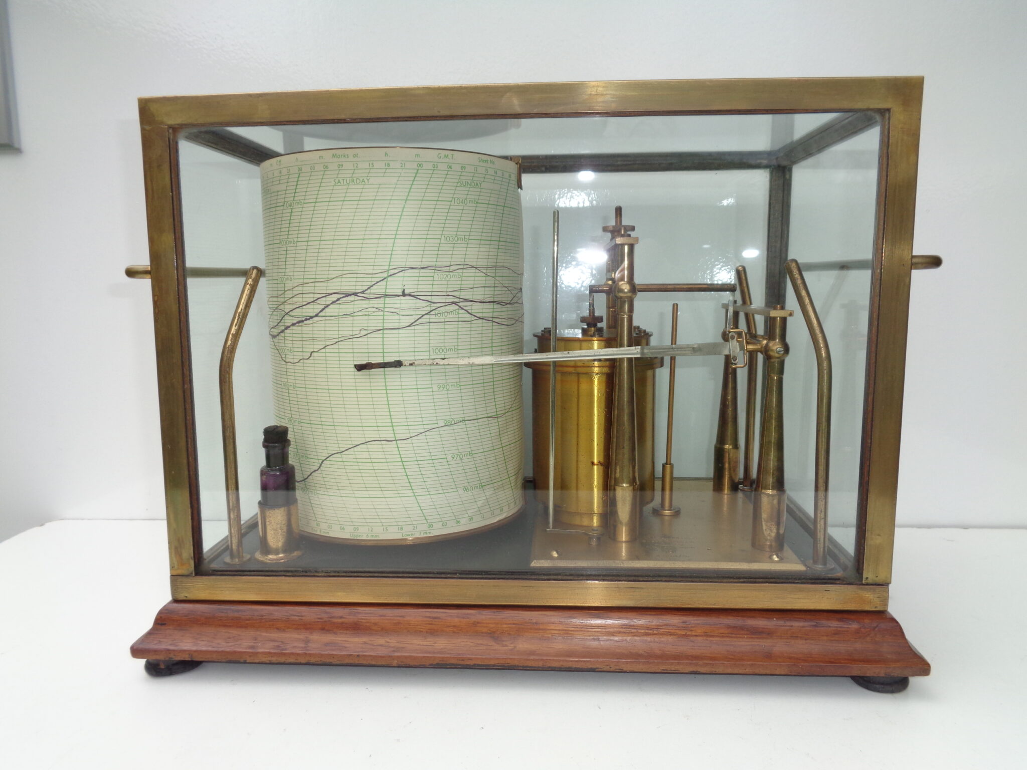 Very rare improved version of a microbarograph