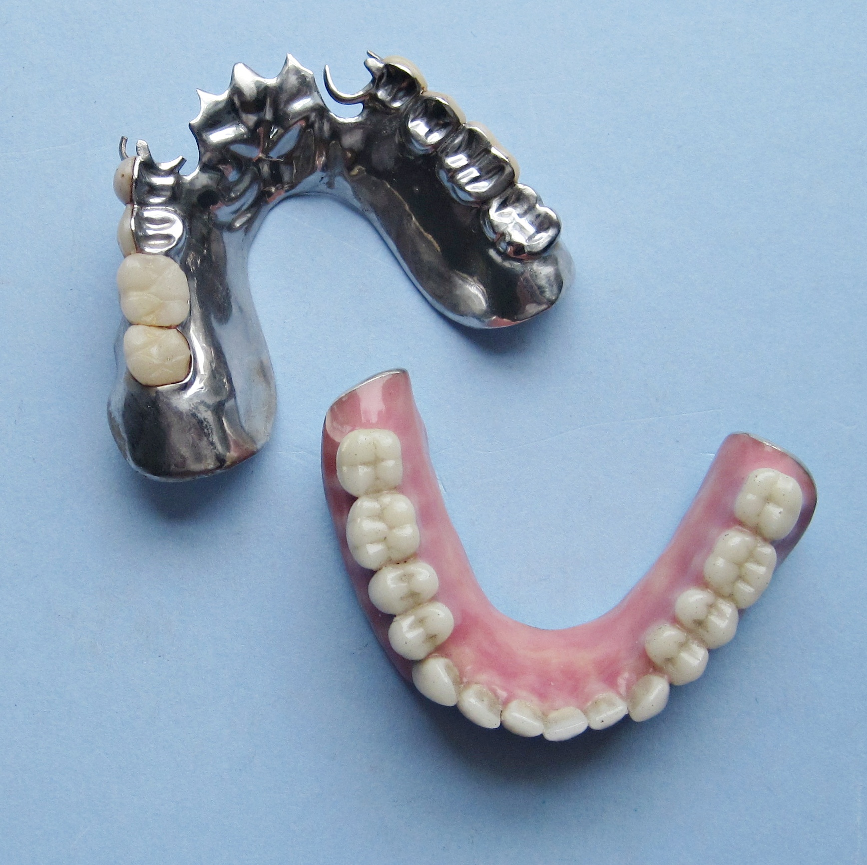 Unusual C1900 Metal-Mounted False Teeth