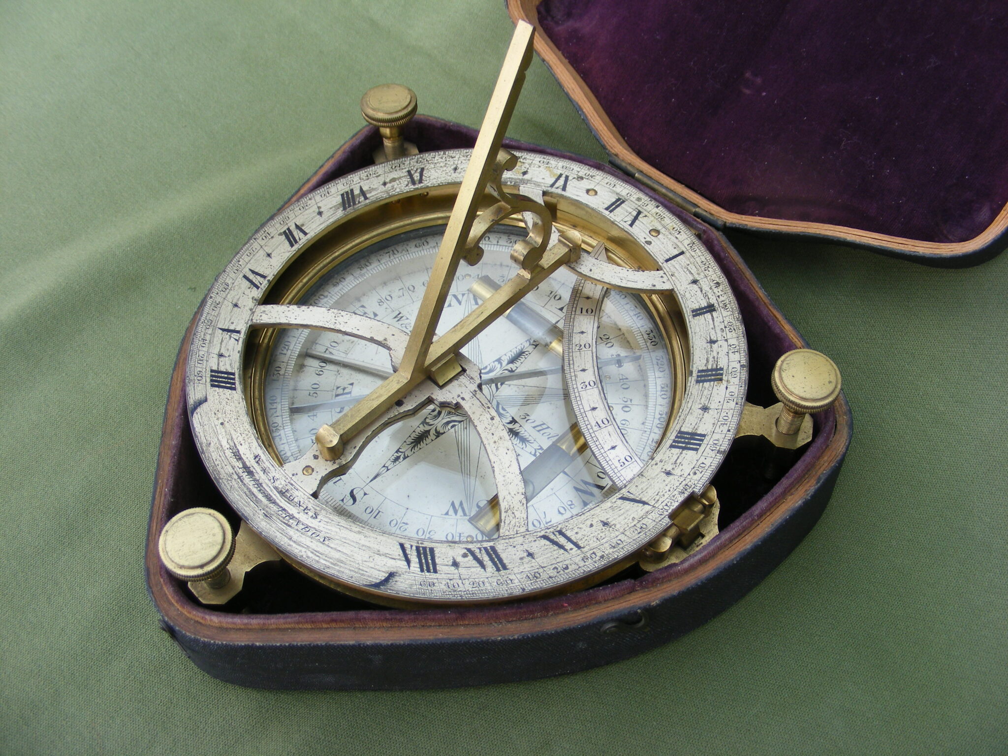 LARGE ENGLISH INCLINING SUNDIAL BY W & S JONES