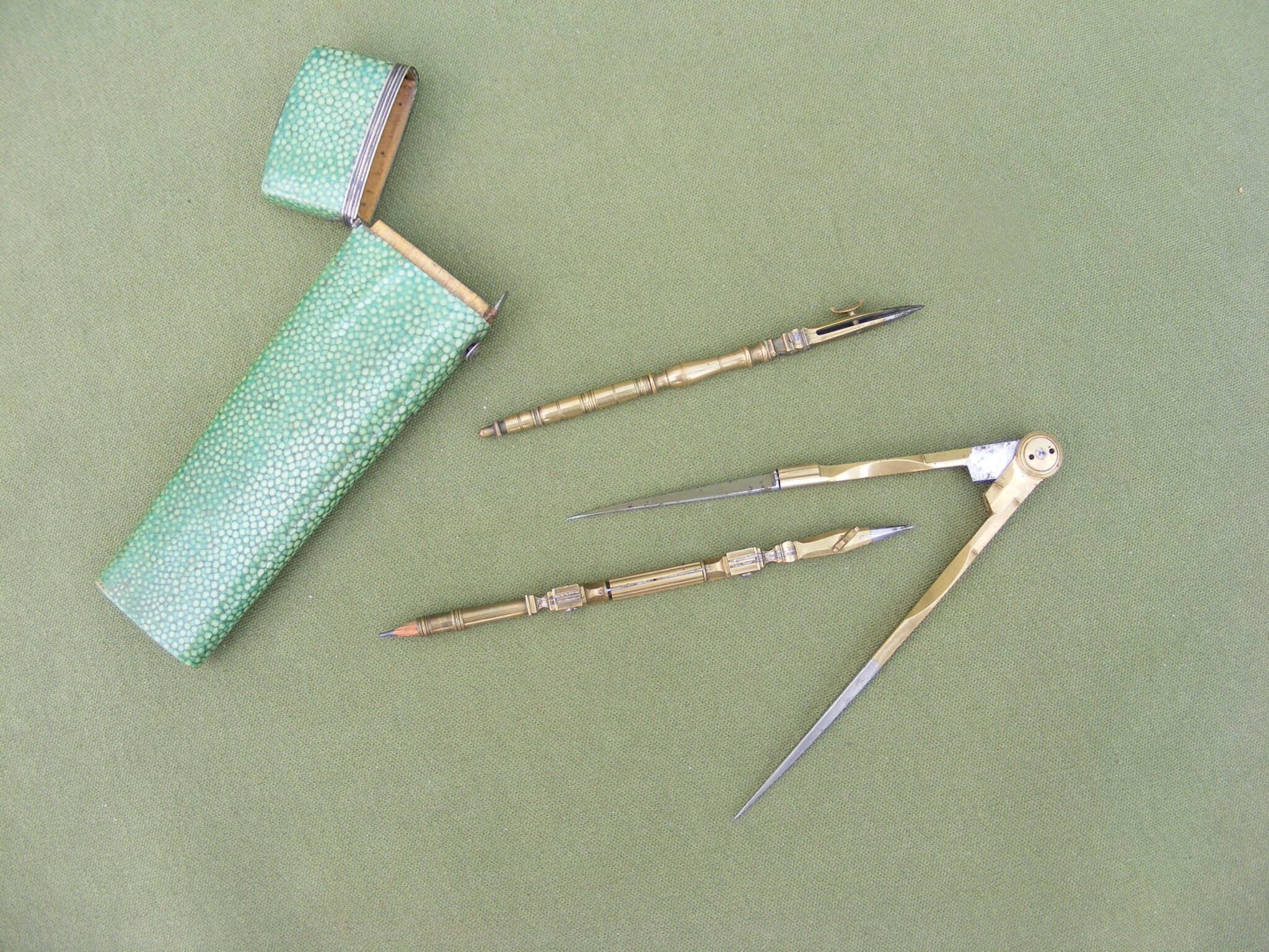 SHAGREEN ETUI WITH DRAWING INSTRUMENTS
