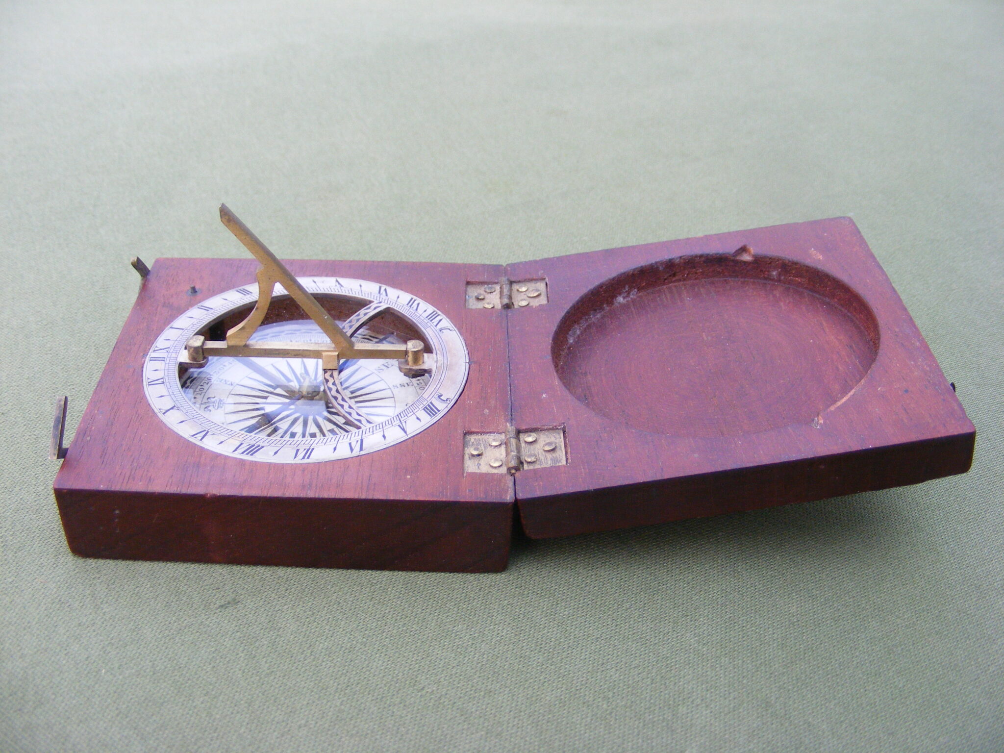 ANTIQUE COMPASS SUNDIAL