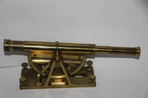 ~IMPORTANT SIMPLE THEODOLITE by KIRKWALL/BATE, HERALDIC~