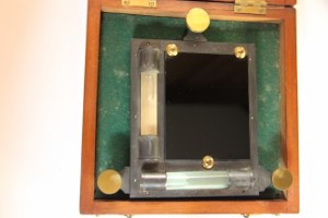~FINE HUGHES ARTIFICIAL HORIZON-AS NEW~