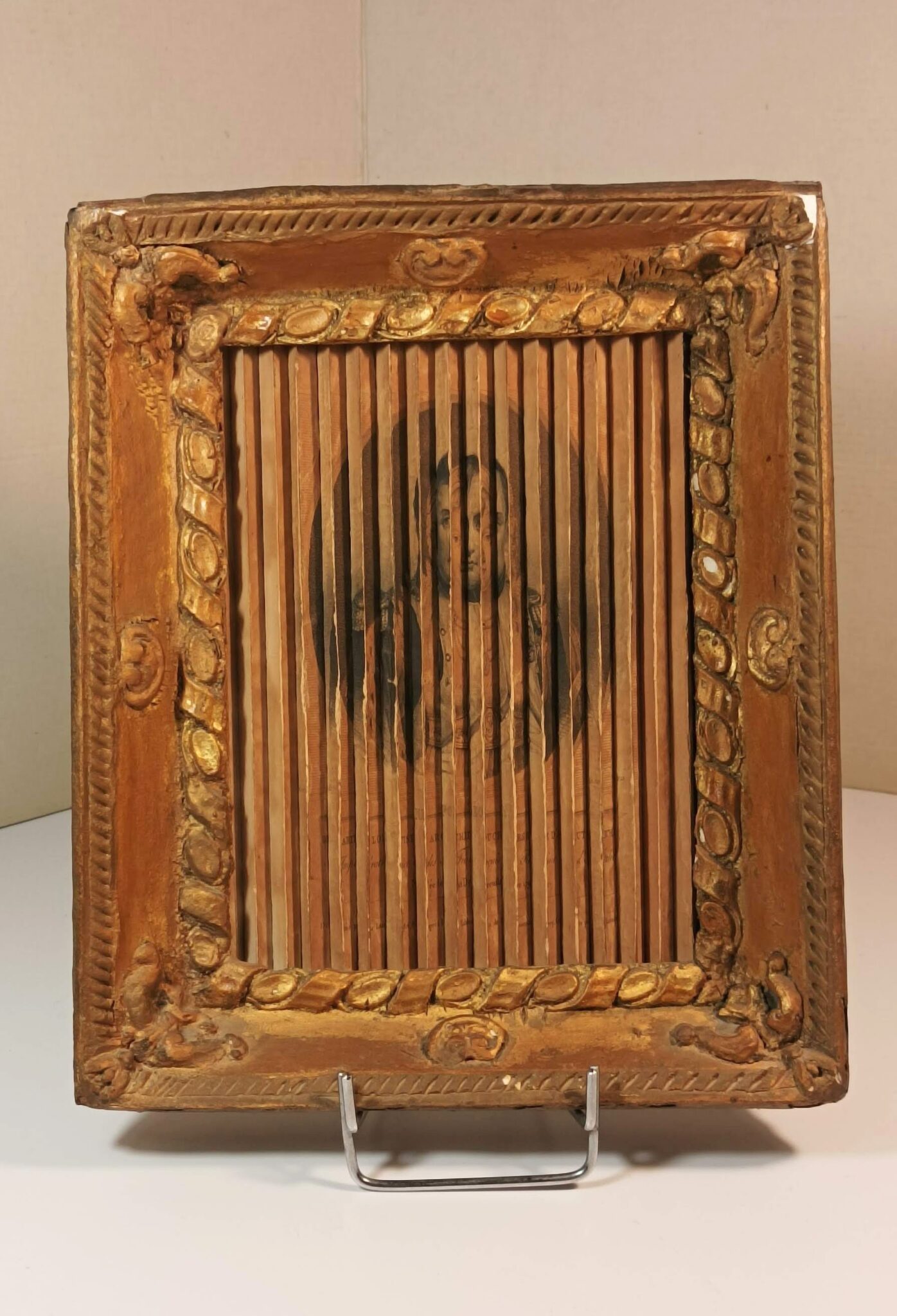 AN EARLY 19th OPTICAL ILLUSION (“ICONANTIDIPTIC”) PICTURE – Napoleon