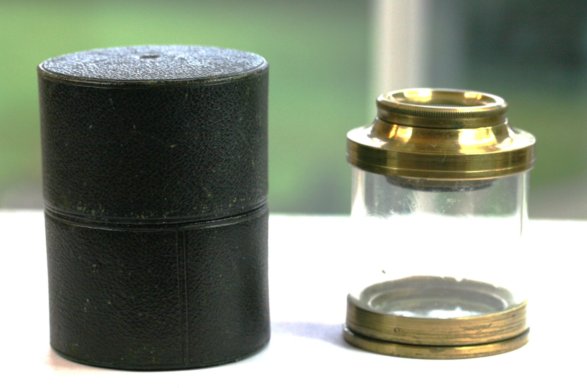 MICROSCOPE INSECTOSCOPE  IN EXCELLENT COND. WITH ITS CASE