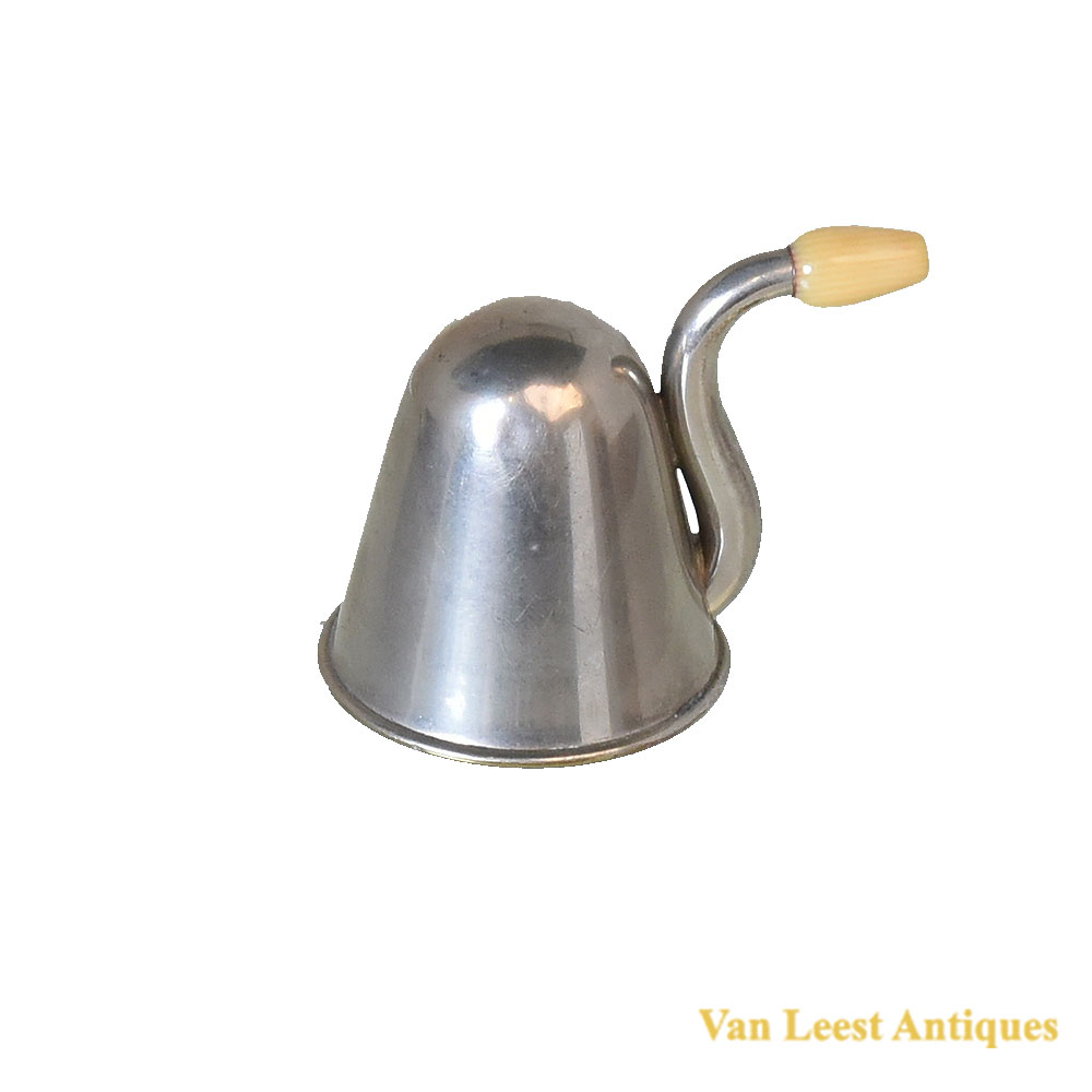 Swan shaped ear trumpet hearing aid, c. 1850-1901
