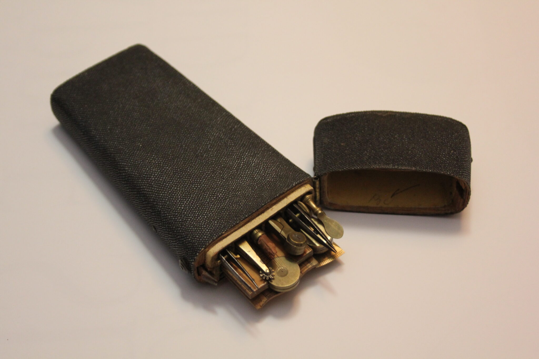 ~NEAR FLAWLESS POCKET DRAWING SET BY EDWARD NAIRNE~