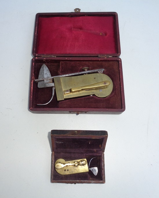 rare small pocket scarificator 19 century