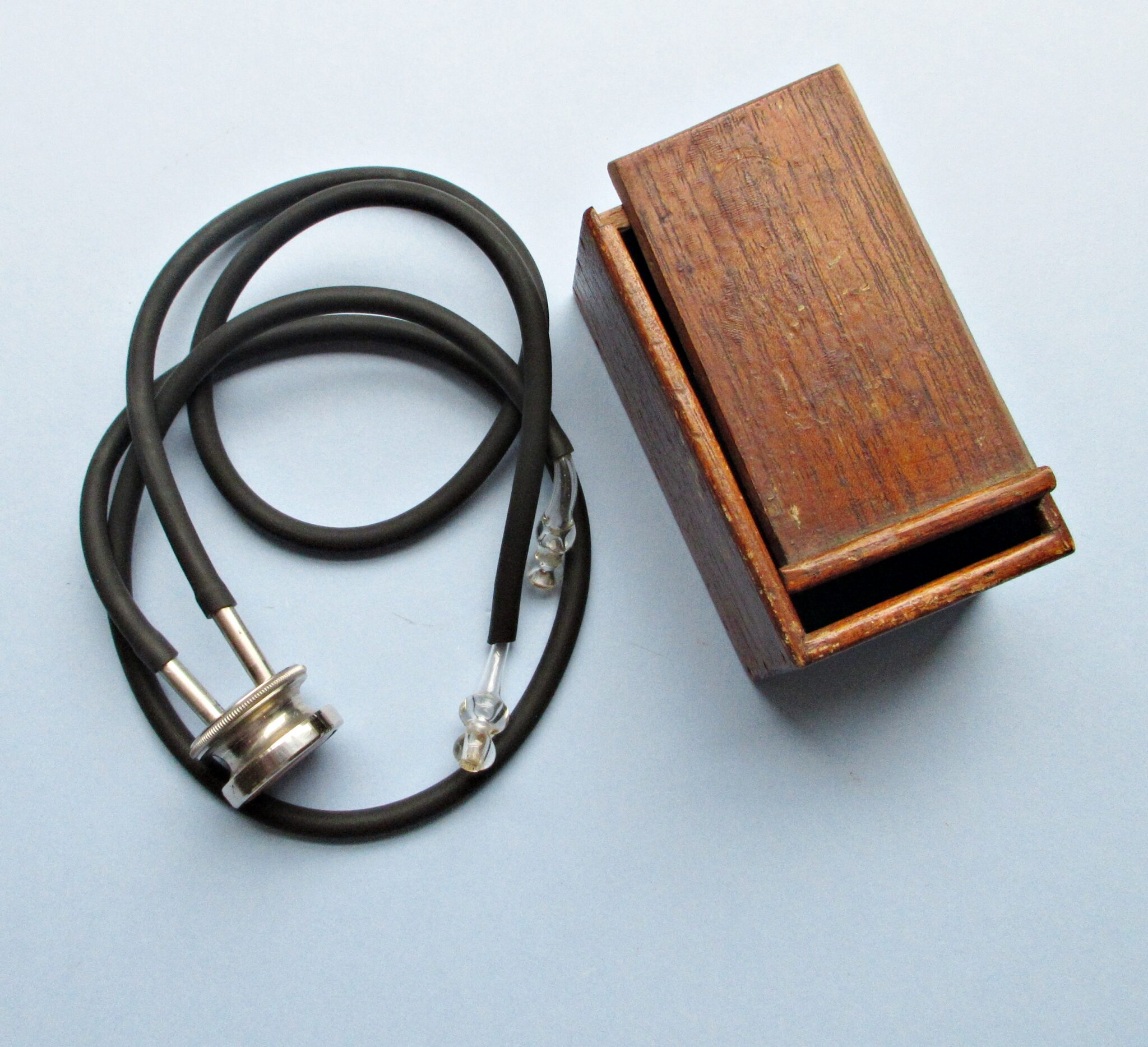 C1910 binaural stethoscope w. glass ear pieces in original wooden case