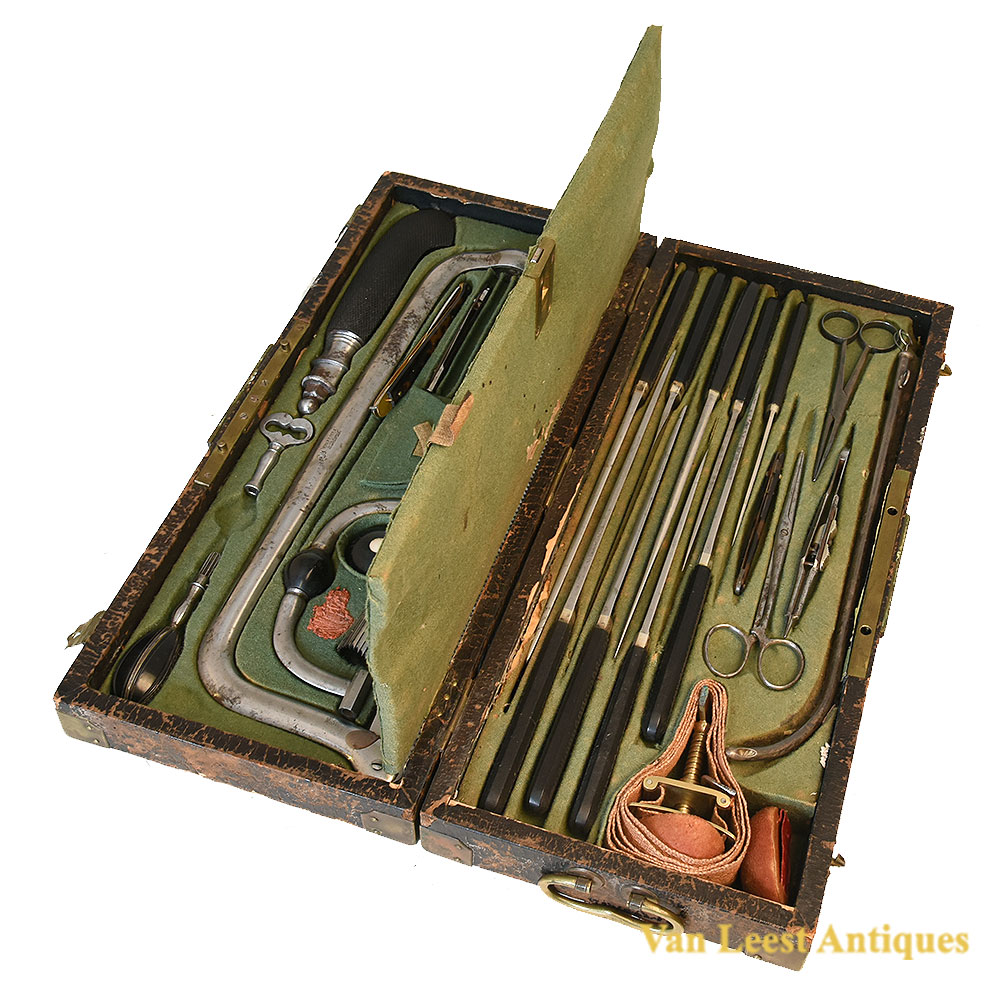 Surgical set in case by Frédéric Charrière, c. 1835