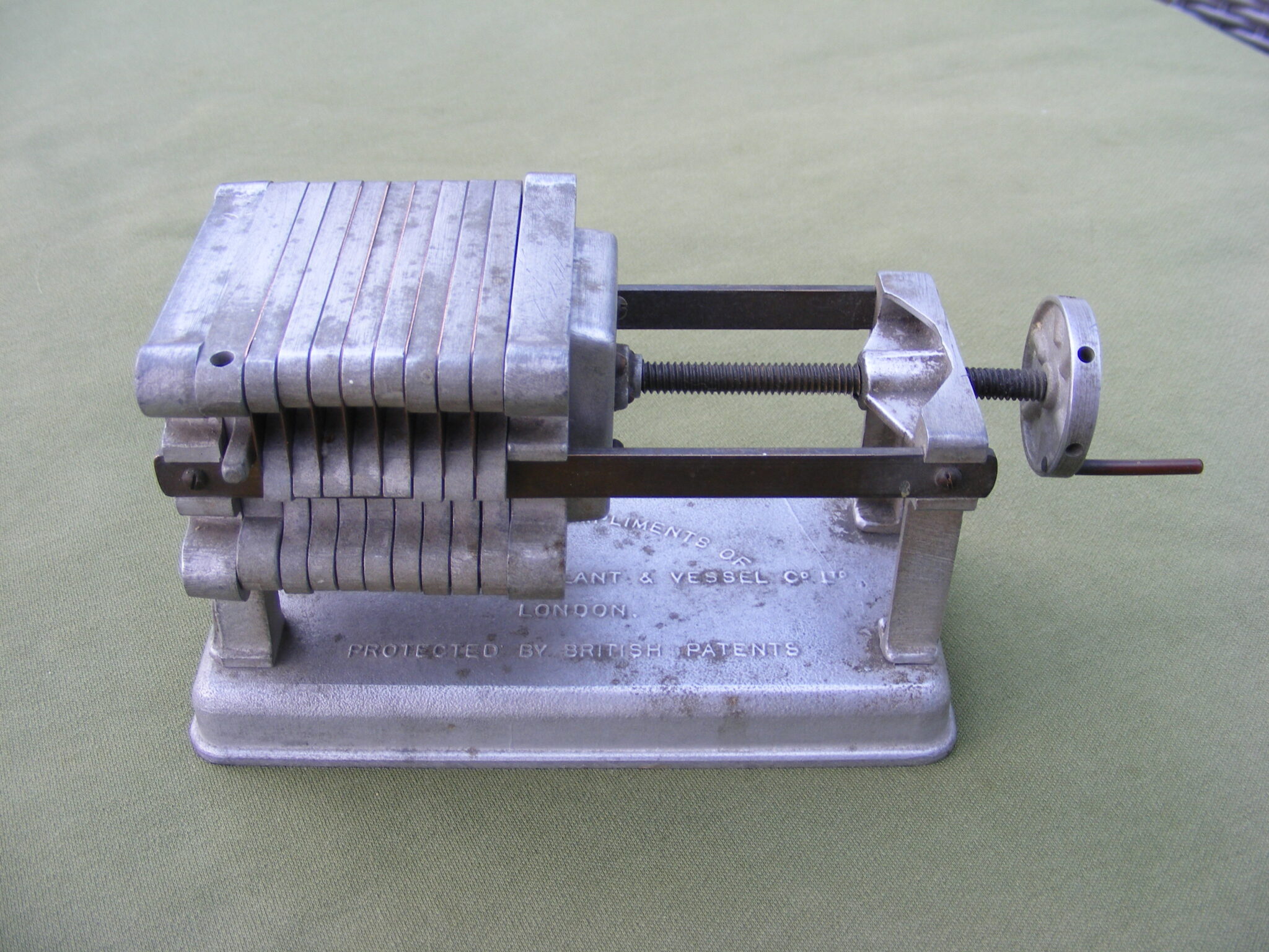 APV SALESMAN’S MODEL OF A CARLSON TYPE BEER FILTER