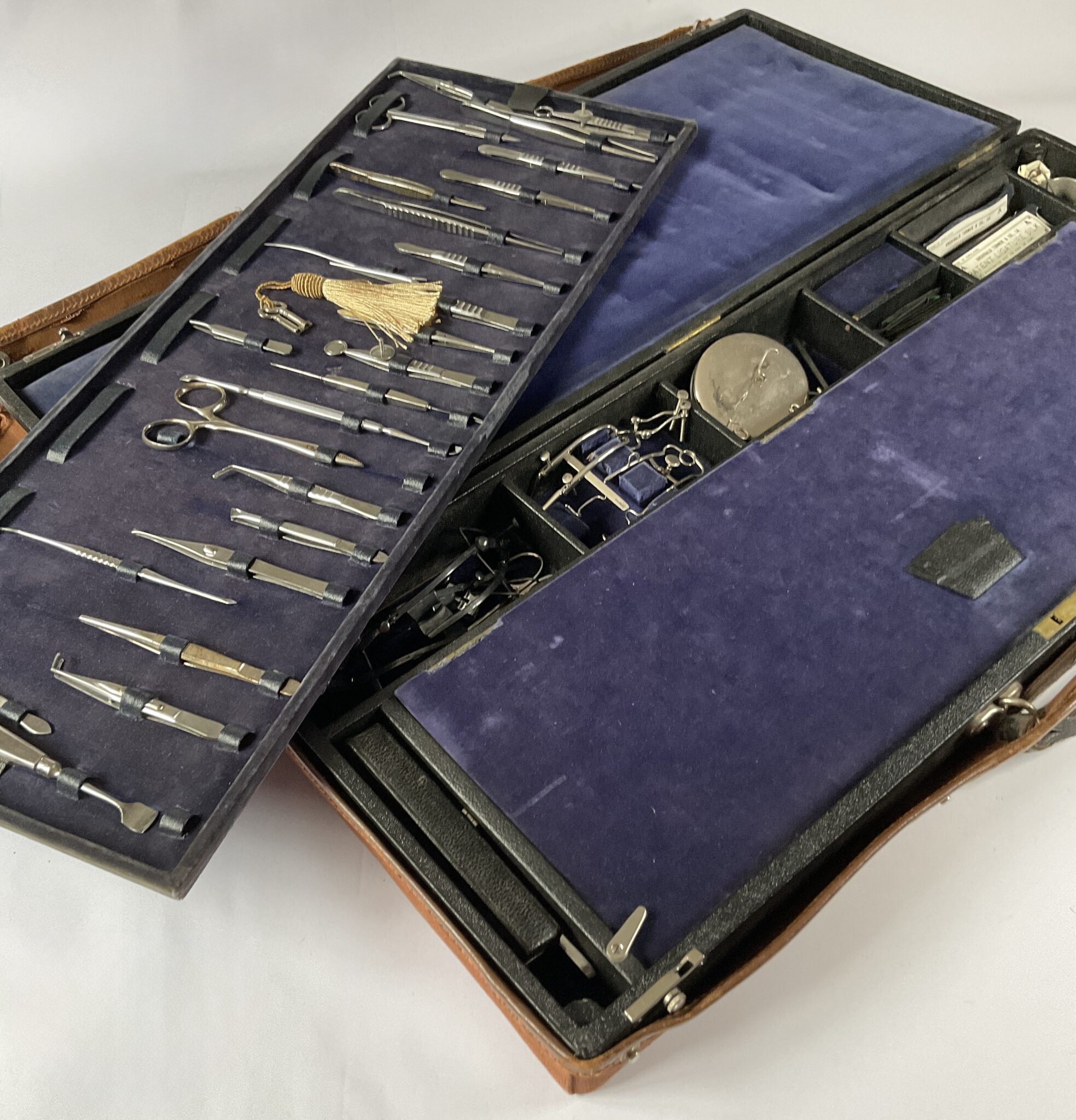 Large military Opthalmic surgeons instrument case, 19th century, 89 instruments.
