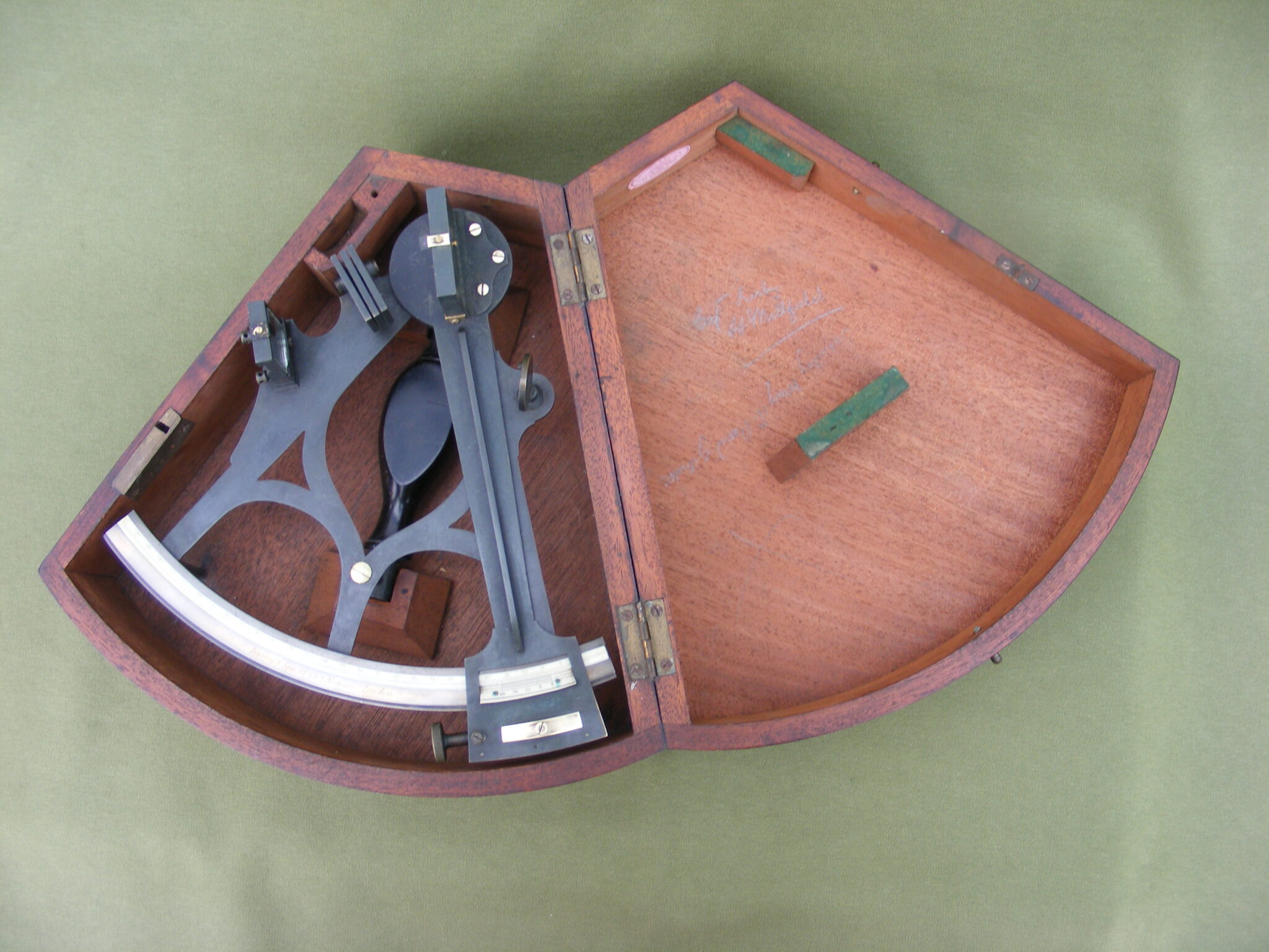 BRASS FRAMED TRANSITIONAL ENGLISH OCTANT