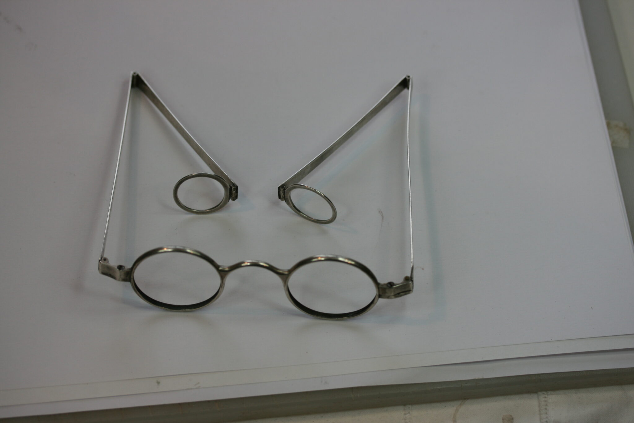 FOLDING PRESSURE RINGS  ON SILVER SPECTACLES by JOHN SHEKLETON EARLY 19TH C.  GOOD COND.
