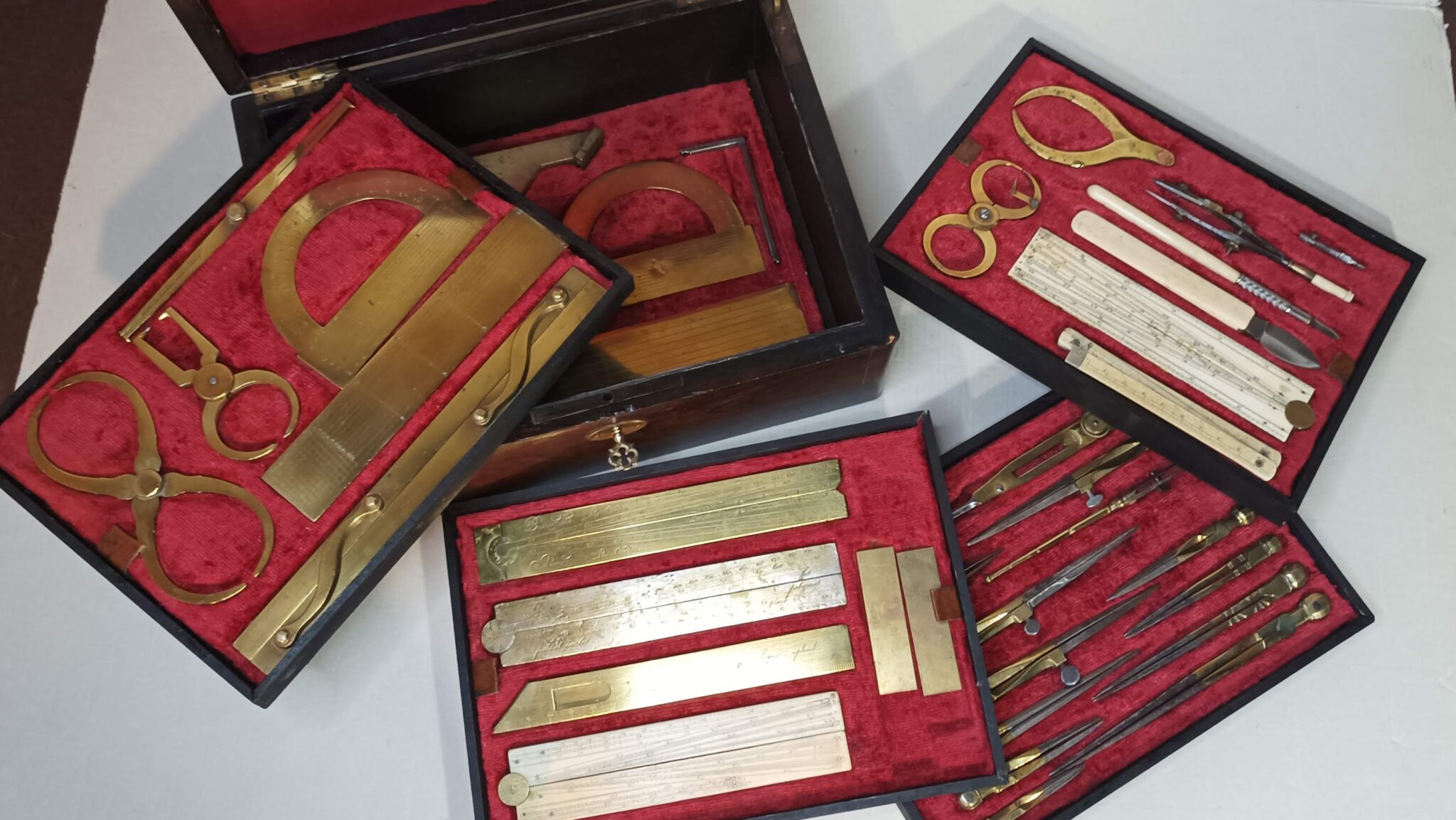 A “MAGAZINE” CASE OF DRAWING INSTRUMENTS