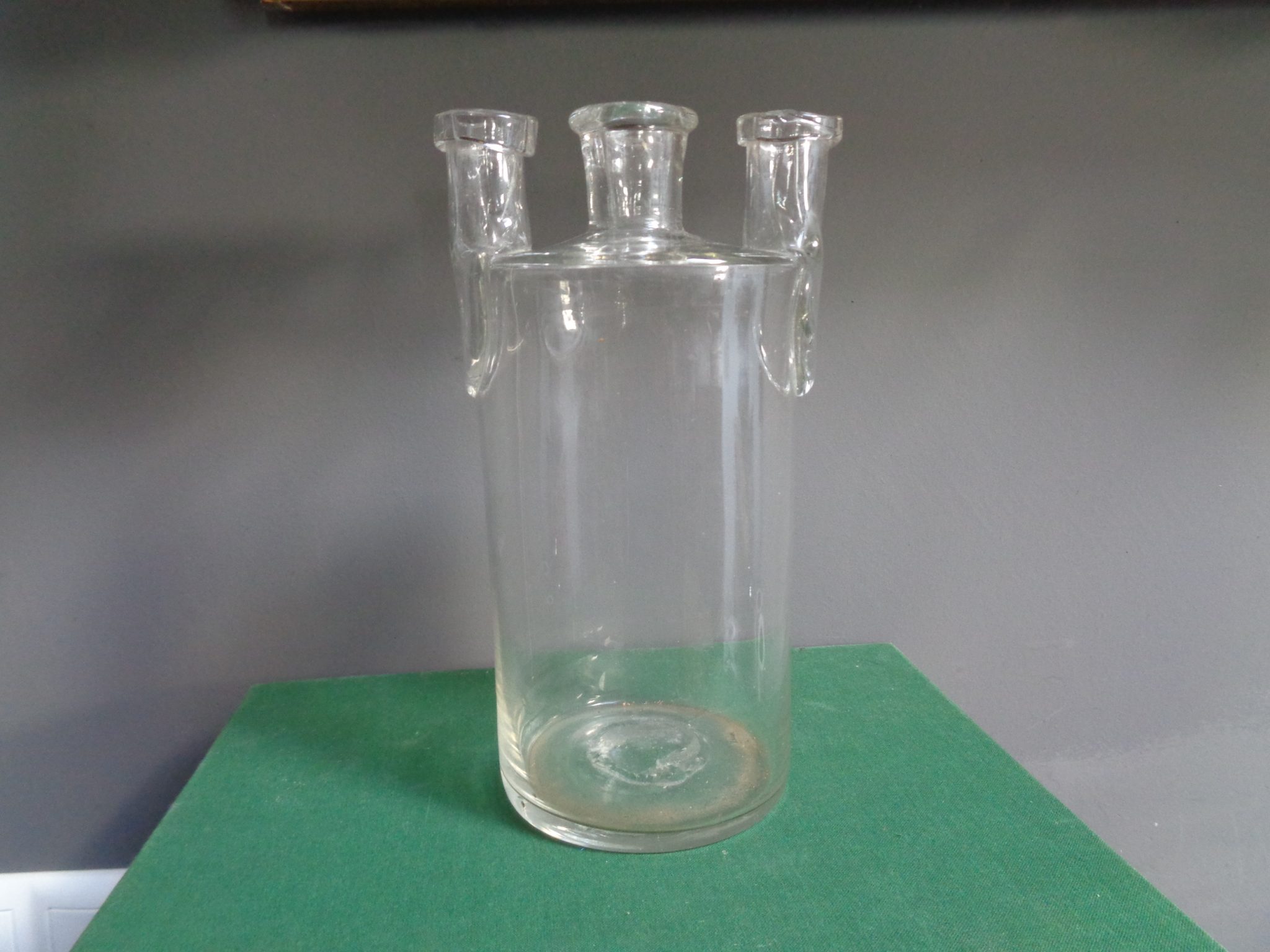 An 18th-century 3-fessel Woulff bottle