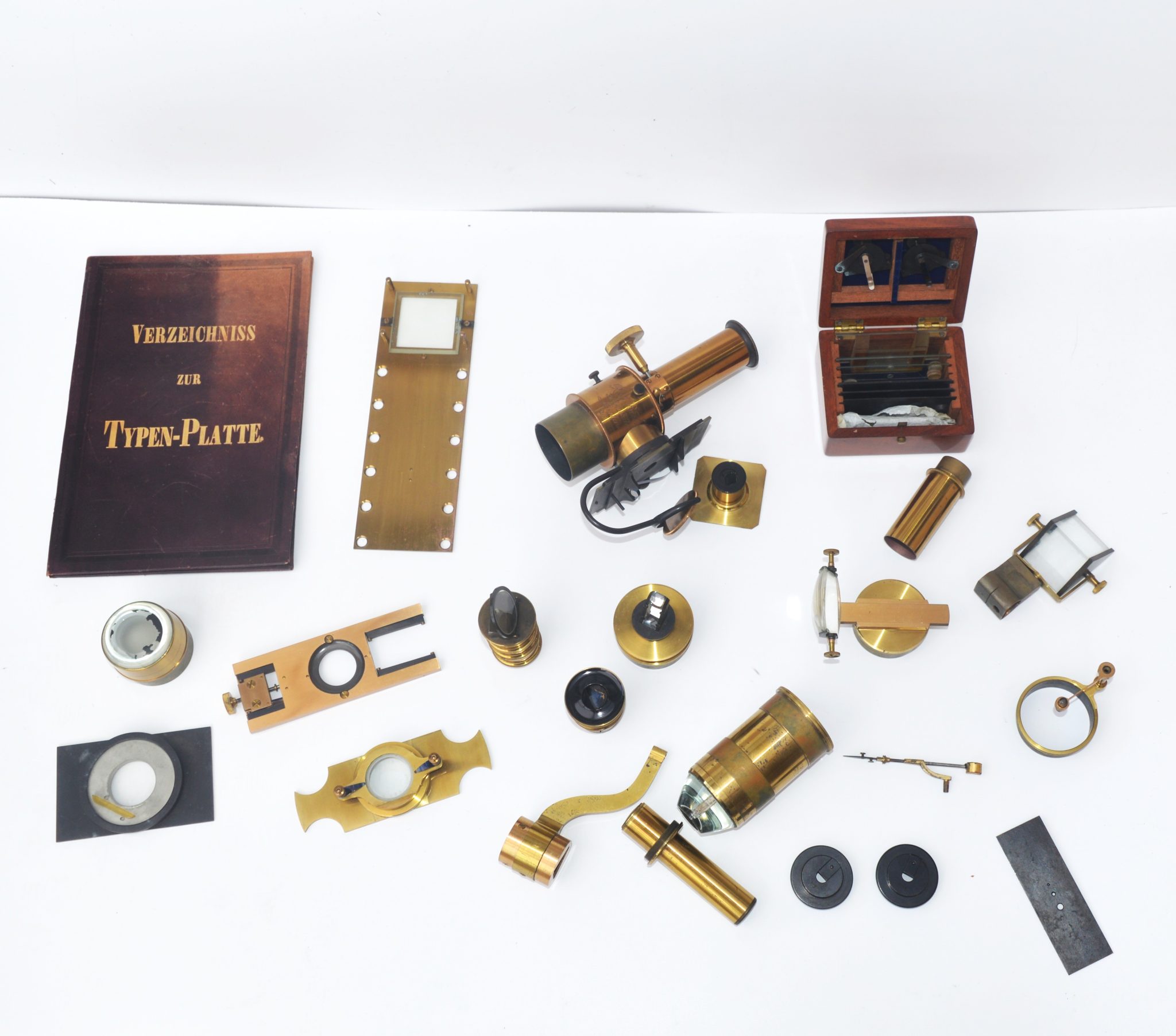SOLD – microscope parts job lot: microspectroscope, camera lucida, diatom catalogue by Moller 1869, diatom making kit?