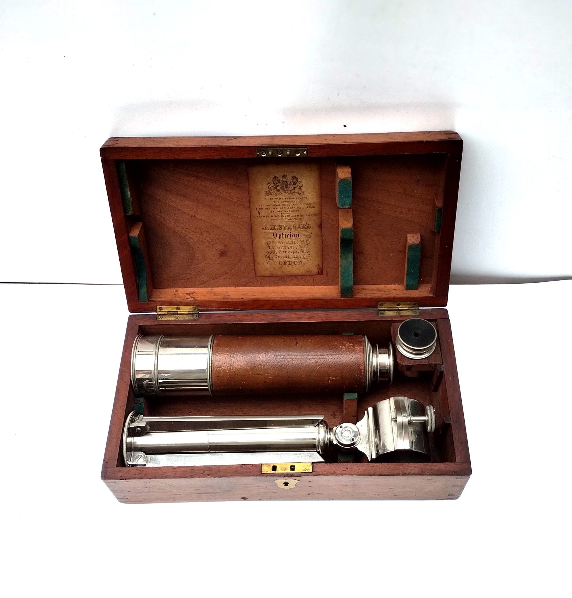 Nickel silver presentation portable telescope, tripod & case: Royal Victoria Yacht Club.