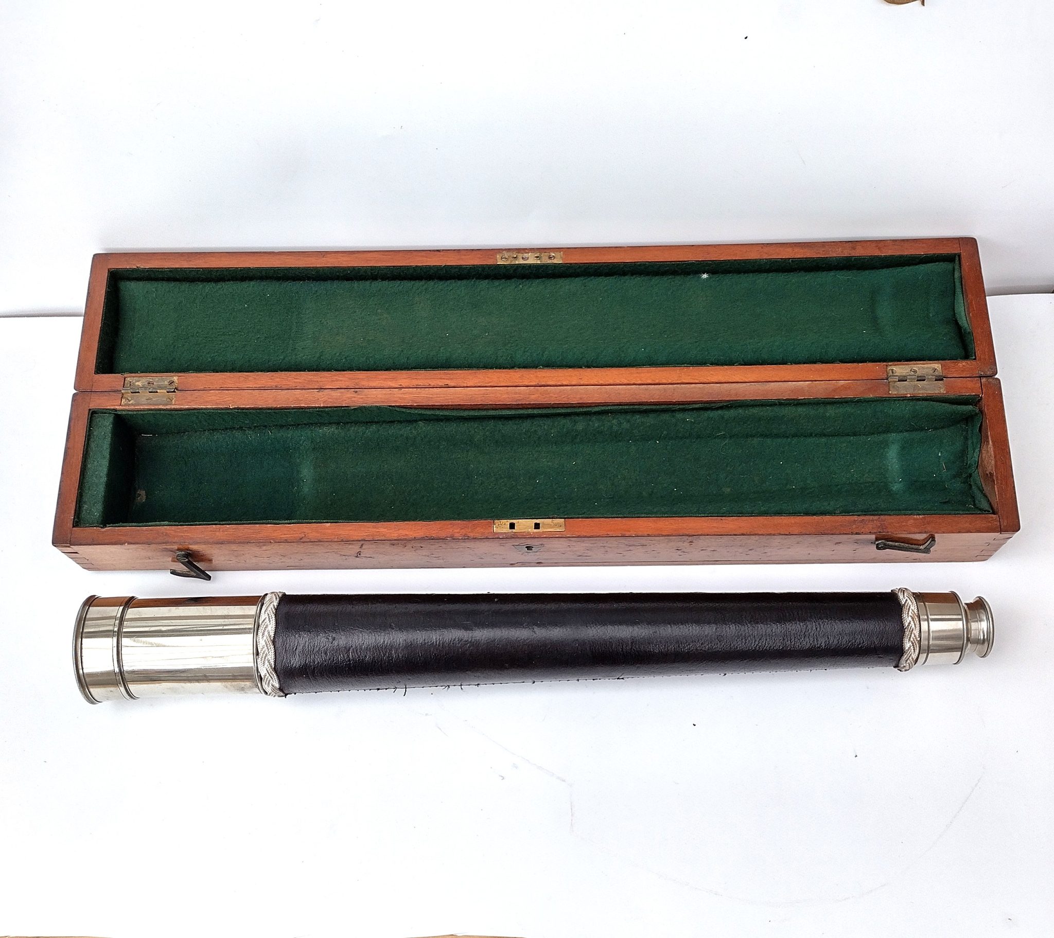 Presentation Telescope in Case – Captain Hassall, S.S. Australia.