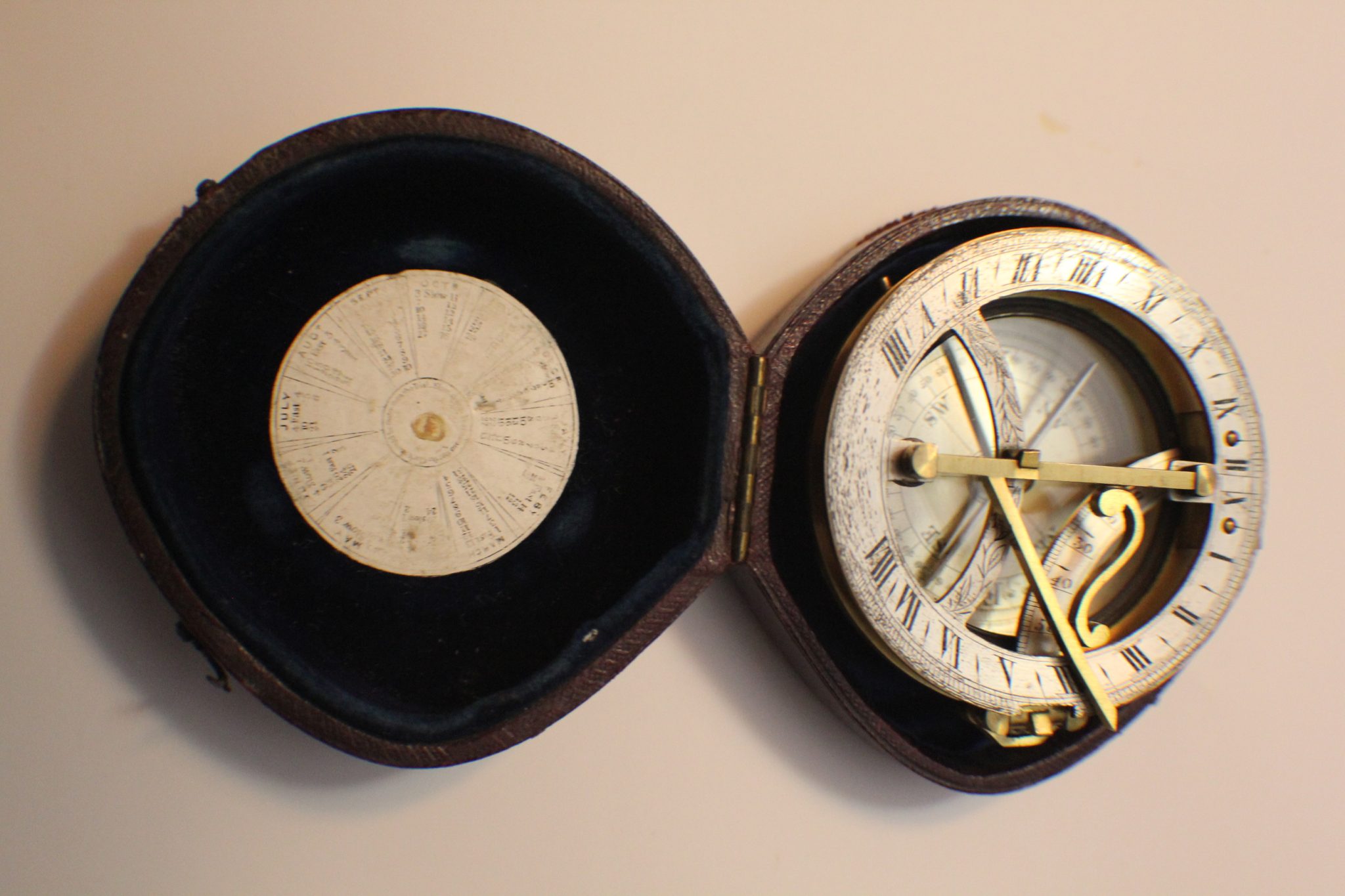 ~VERY FINE SMALL EQUINOCTIAL COMPASS/SUNDIAL-CASED~