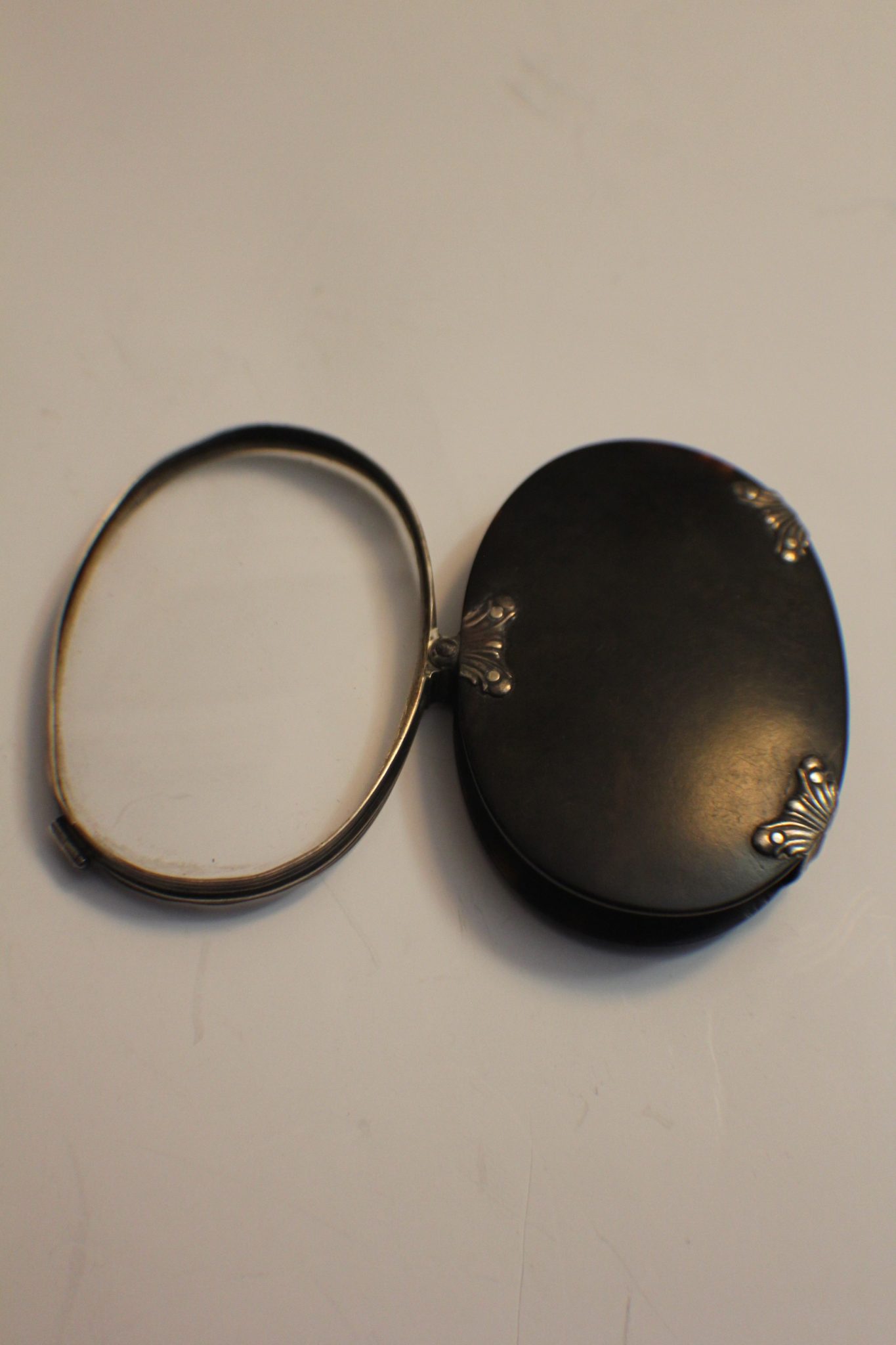 ~FINE AND LARGE SILVER AND SHELL MAGNIFYING GLASS~
