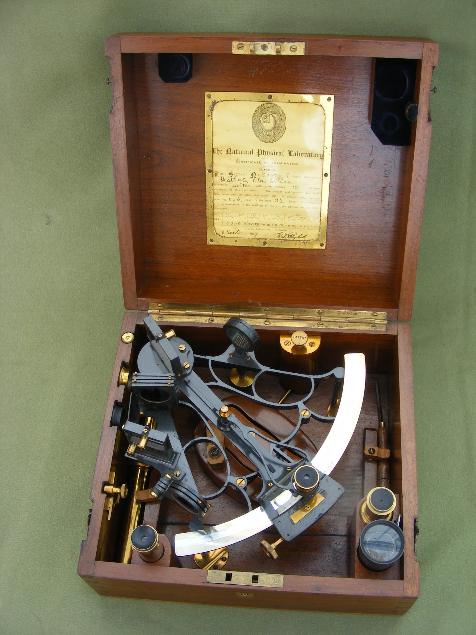 FINE HEATH BELL-FRAME SEXTANT