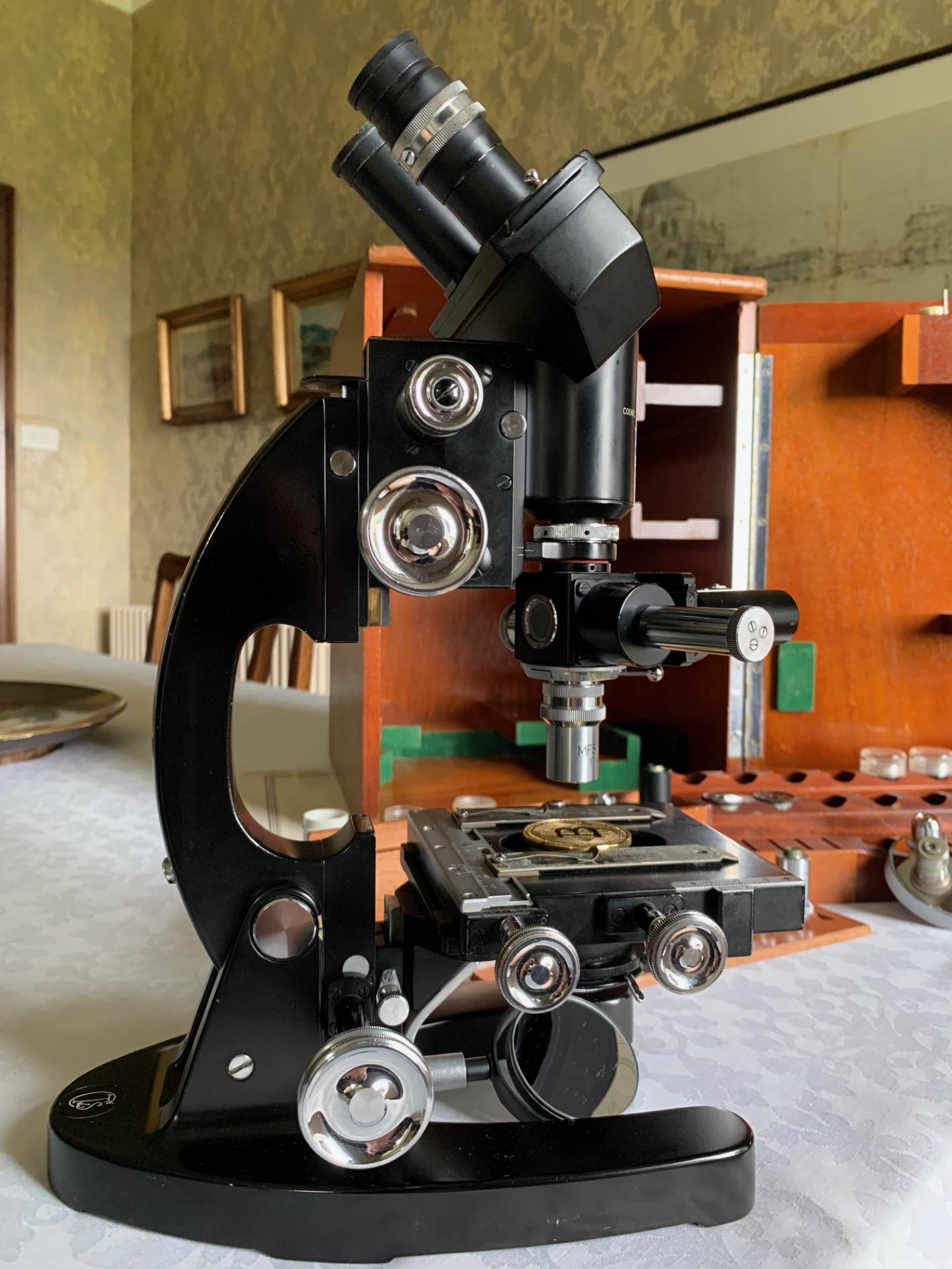 Vintage Cooke Troughton & Simms M3000 Incident & Brightfield Microscope, Cased – c1950