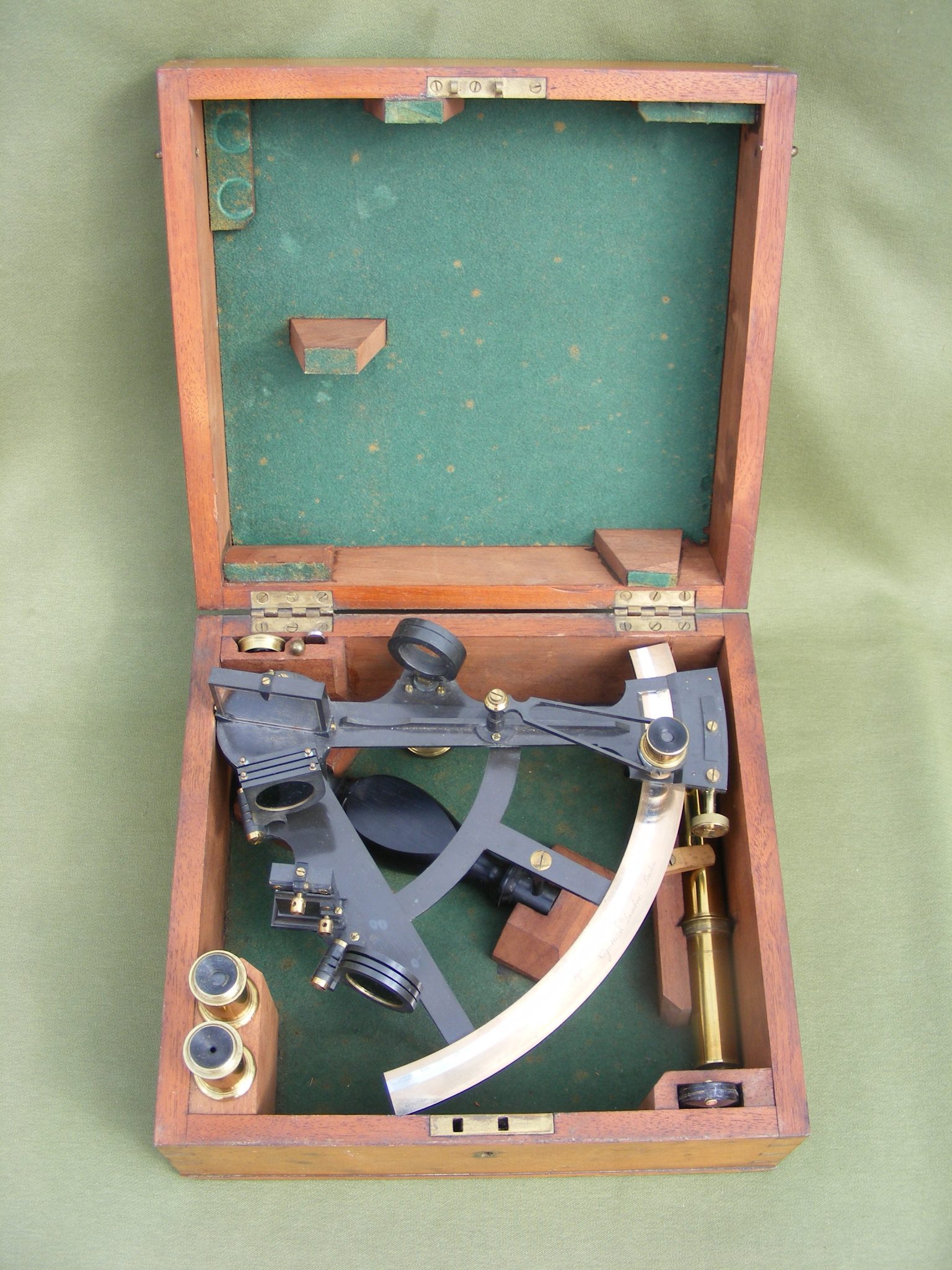 PRESENTATION SEXTANT BY N & Z