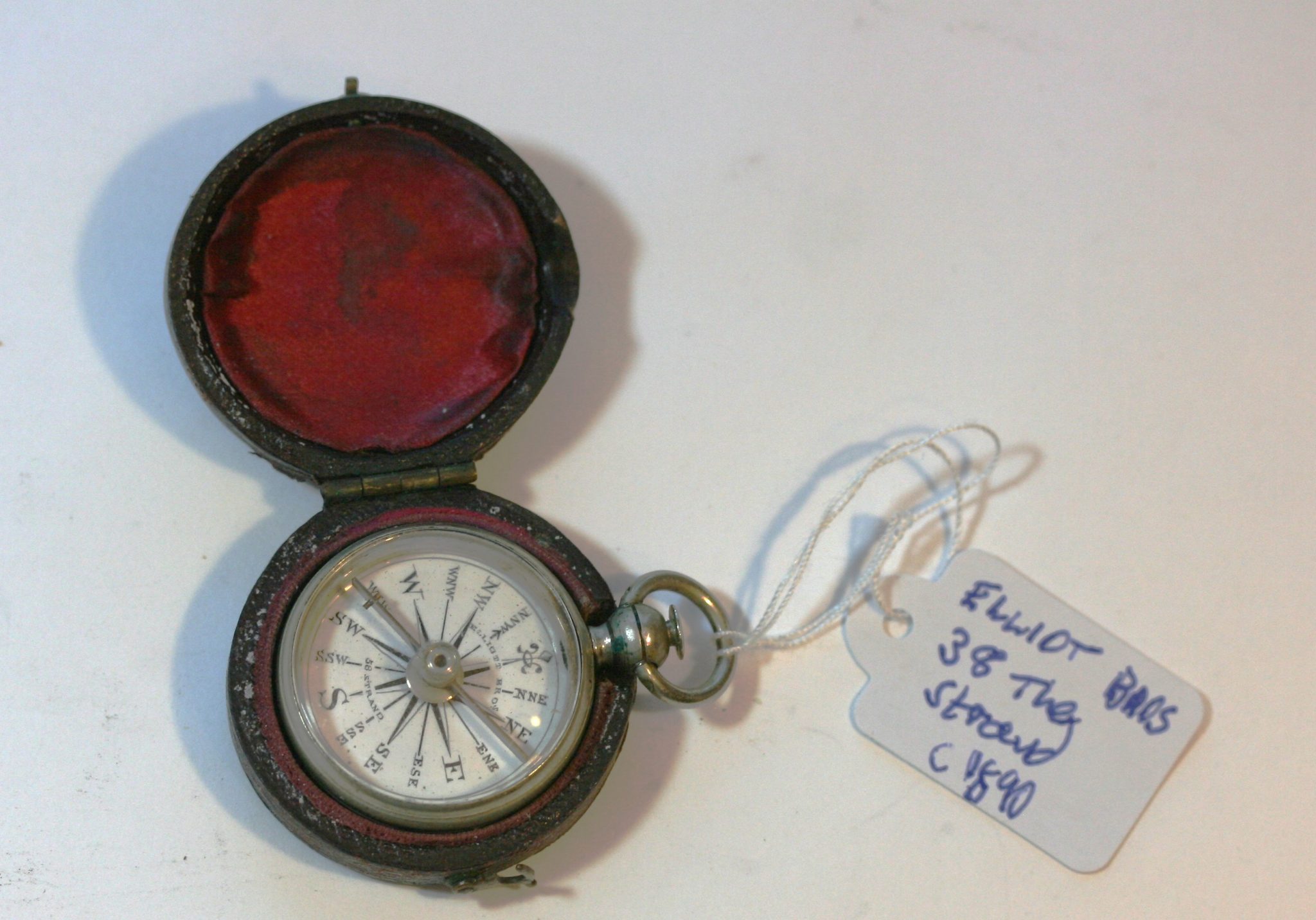 C1890 SMALL ELLIOT BROS. CASED WORKING LOCKABLE COMPASS , 30mm diam. GOOD COND.