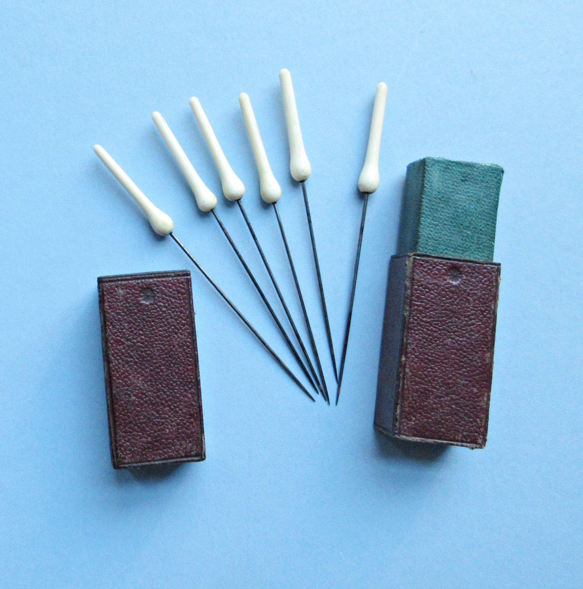 C1825  Cased Set of European Acupuncture Needles