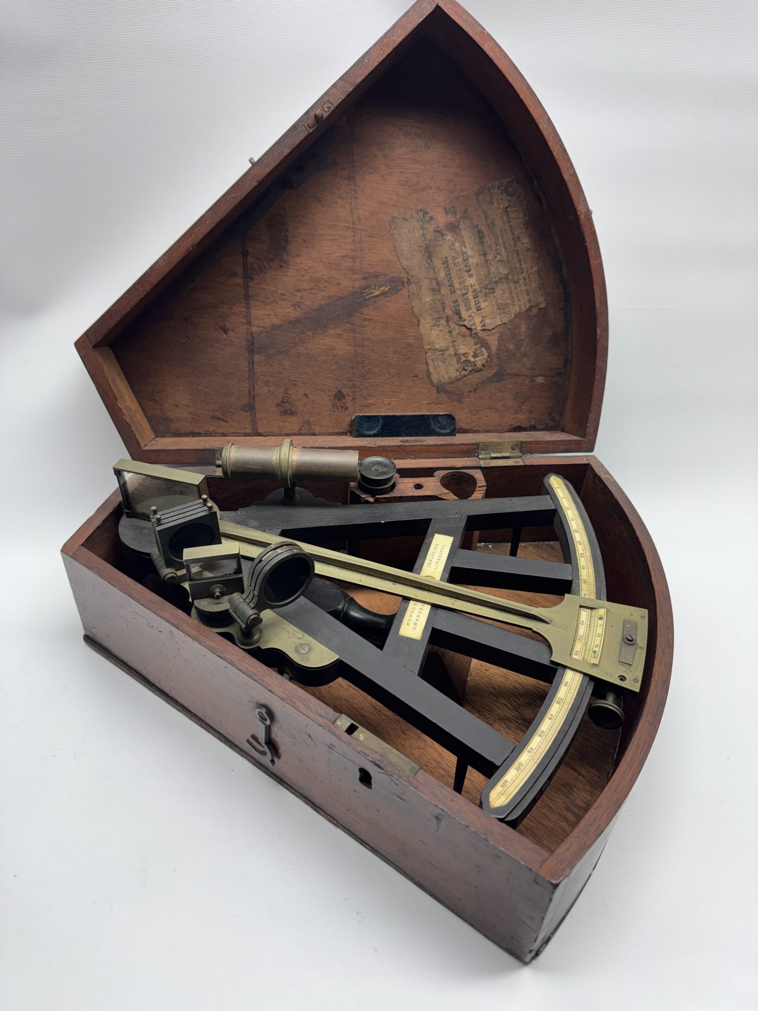 Antique octant