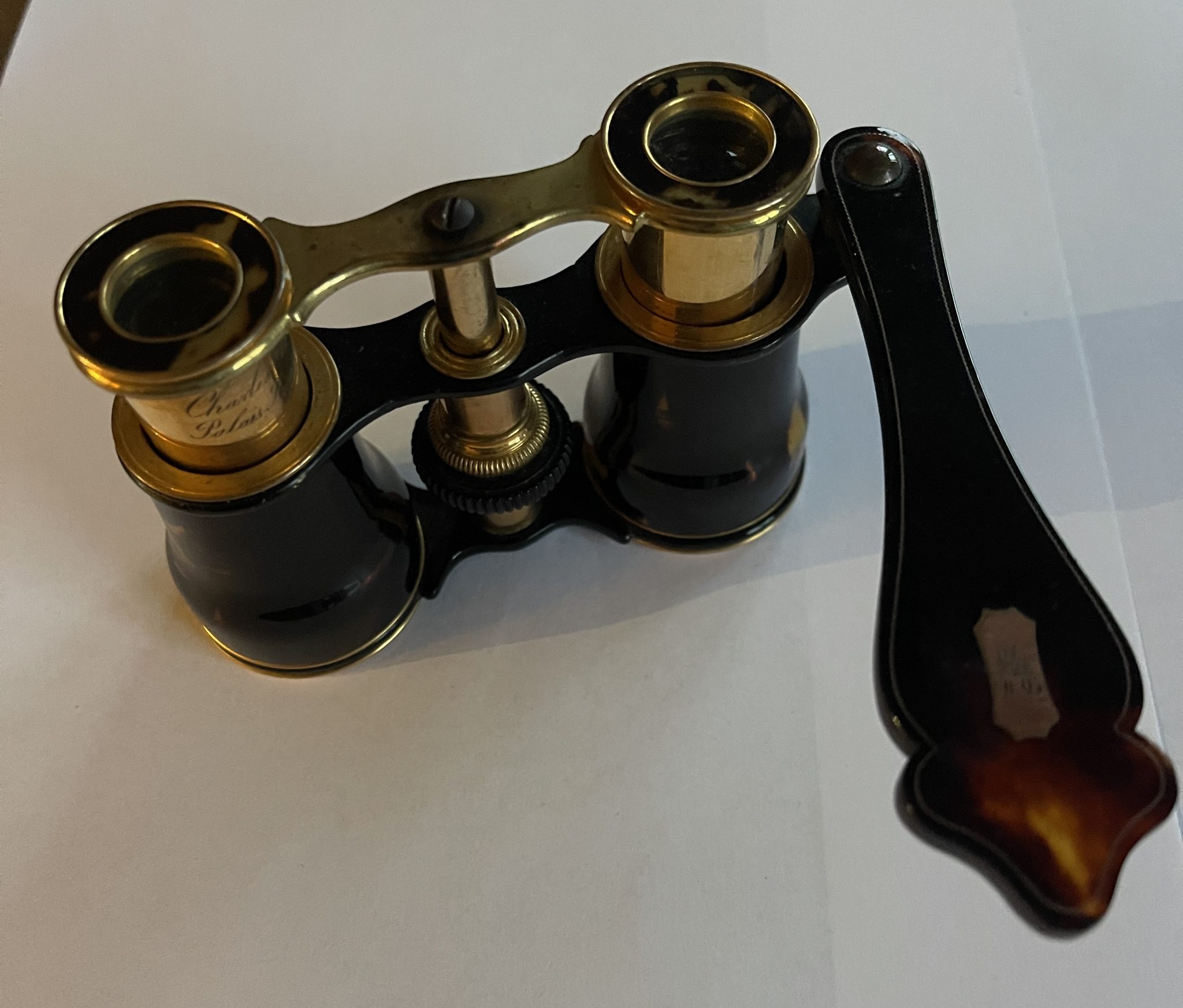A CHARLES CHEVALIER PALAIS ROYAL 1850 TORTOISESHELL & GOLD  OPERA GLASSES