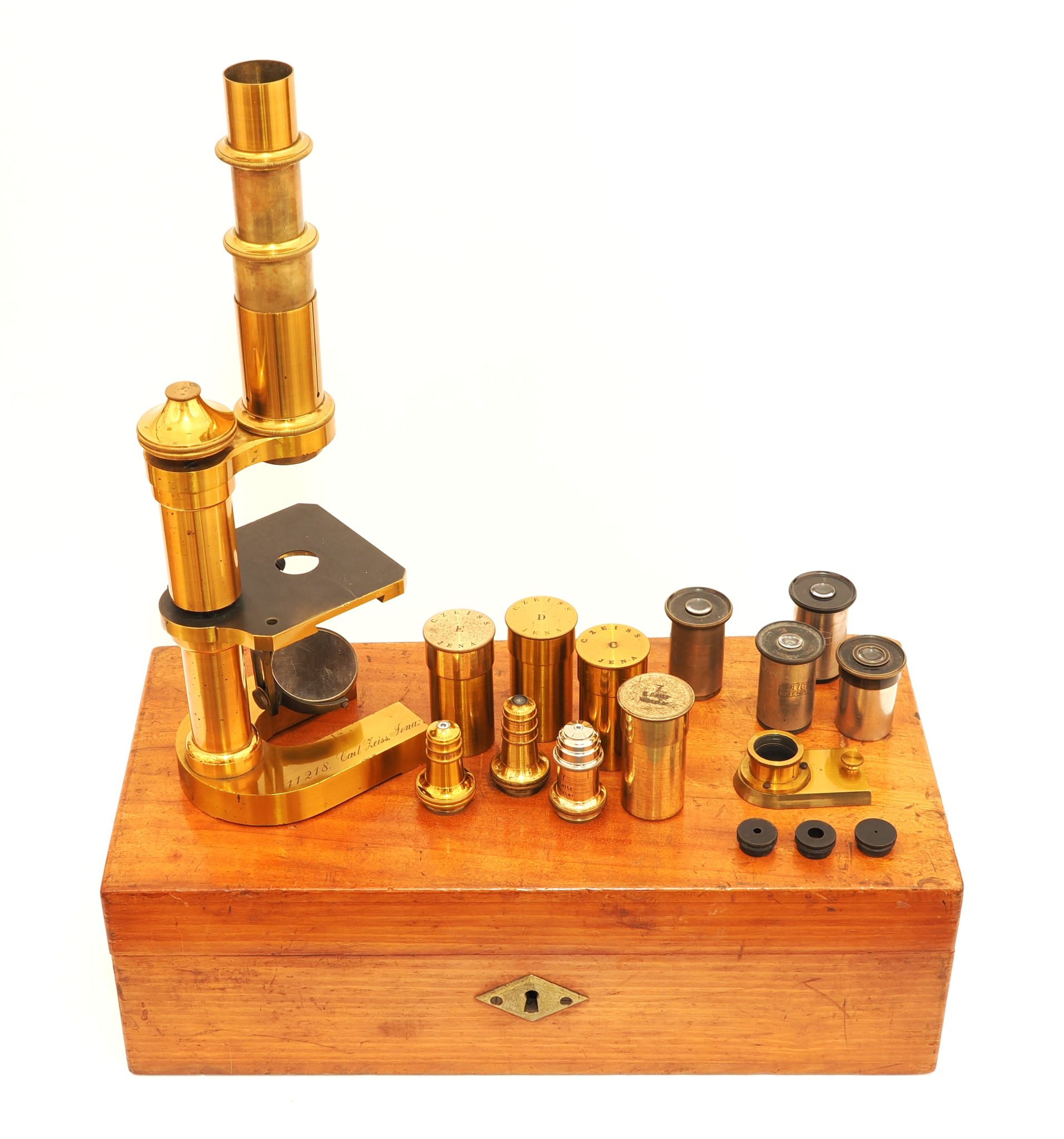 Early stand VIIa Zeiss microscope (1886)