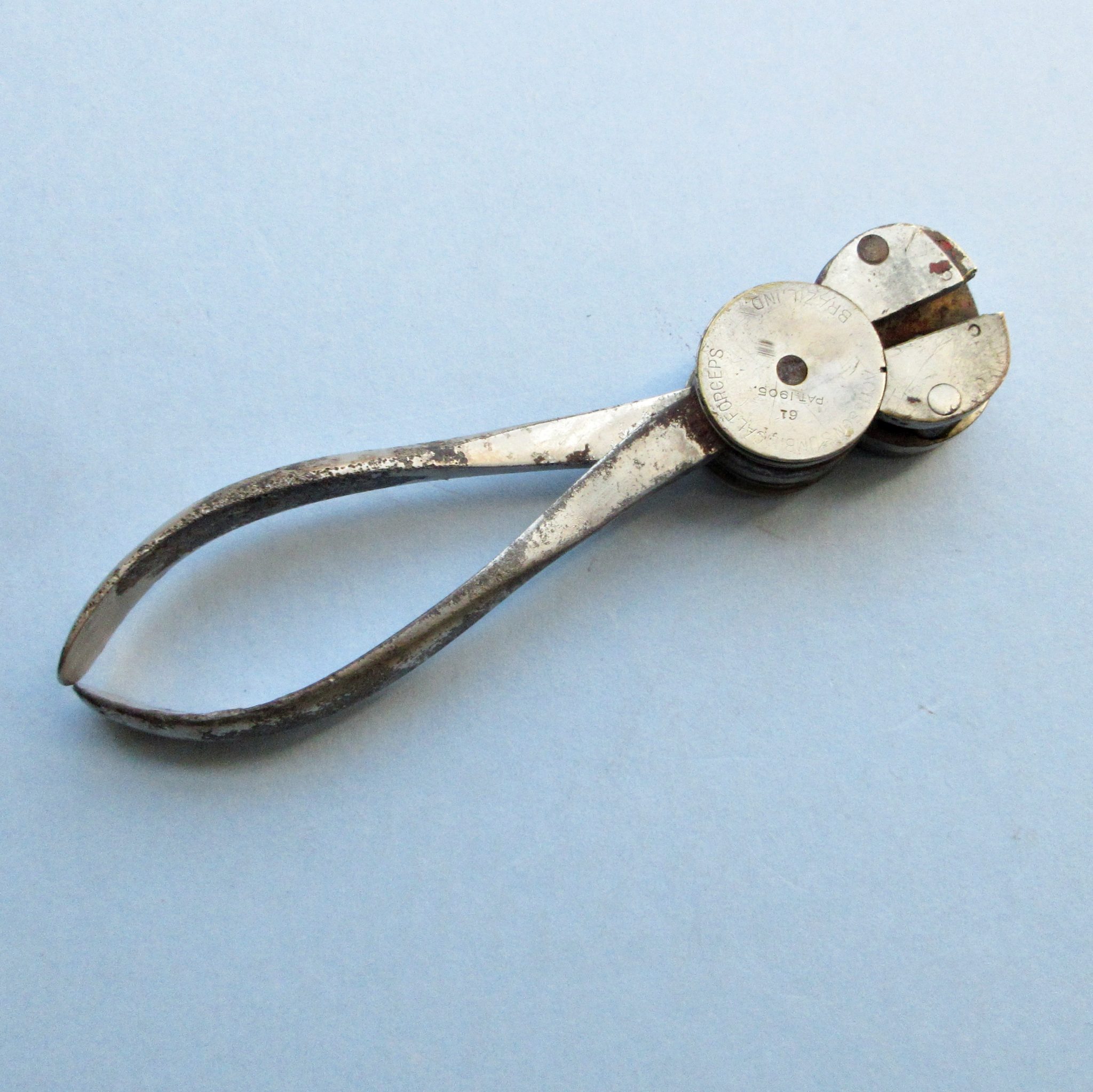 Acheson’s 1905 Patent Umbilical Forceps