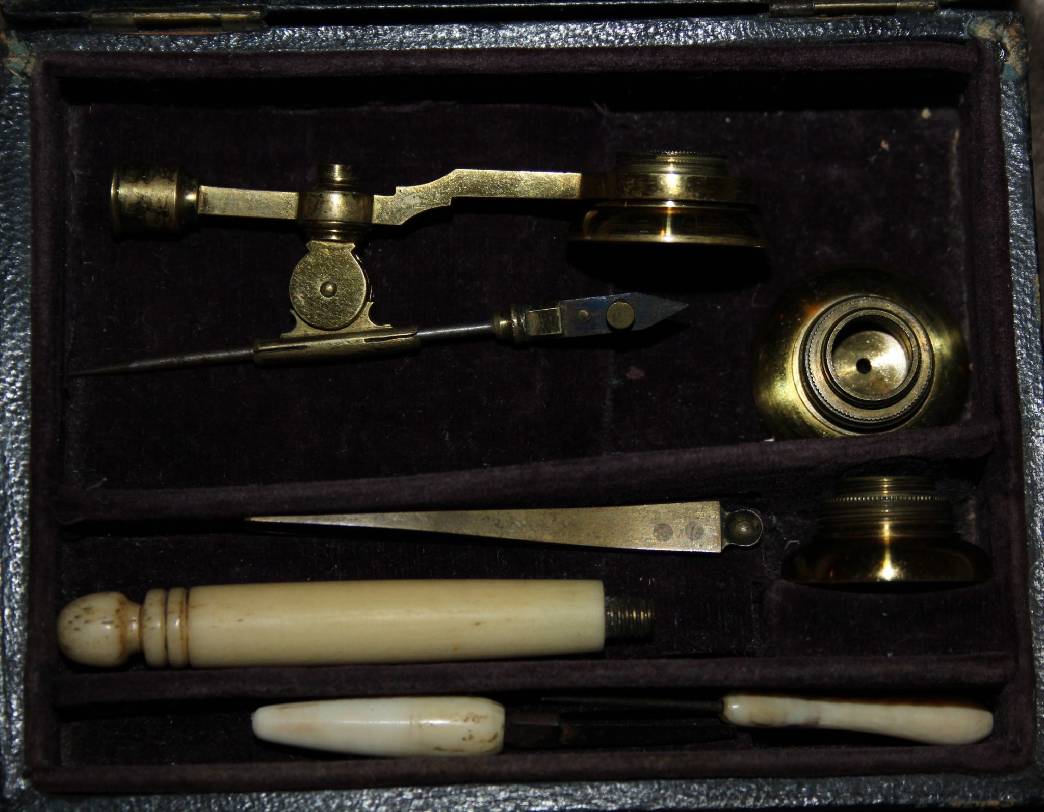 ~NICE COMPASS MICROSCOPE WITH TOOLS (REVISED)~